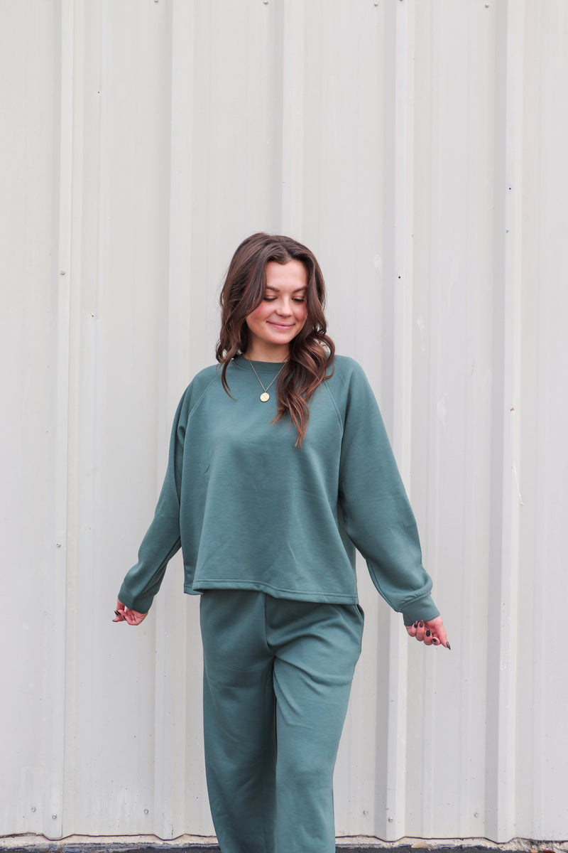 Scuba Crewneck Pullover & Pants Set