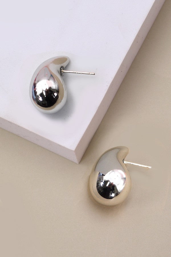 Graceful Lightweight Teardrop Earring